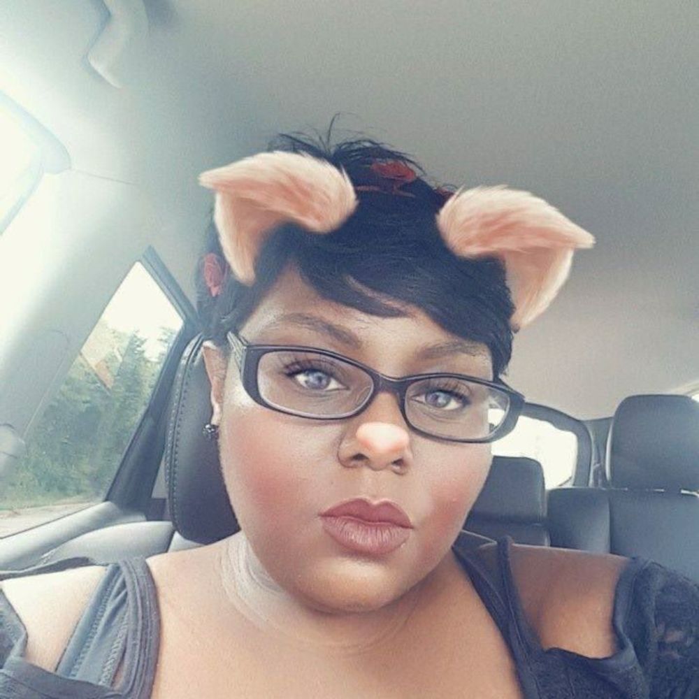 Meet your Posher, Latonia